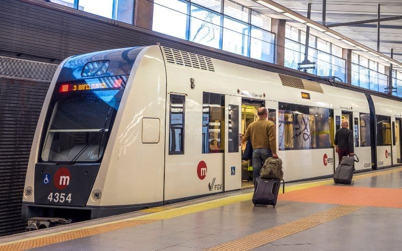Descubre todo lo que necesitas saber sobre el metro de Valencia en España